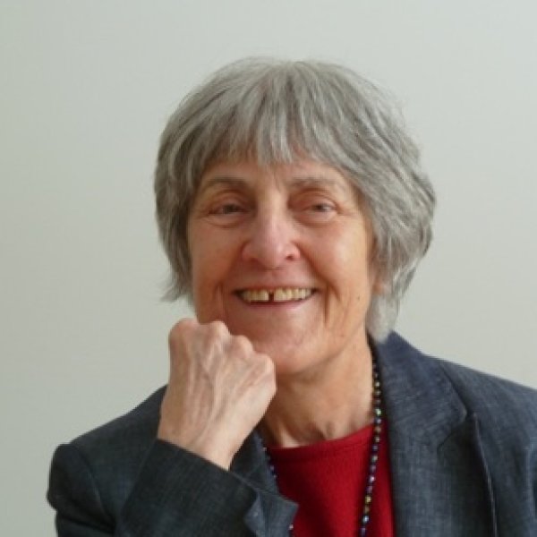 Living History:In the Shadow of Warwith Margaret Sweatman,Johanna Skibsrudand Frances Itani