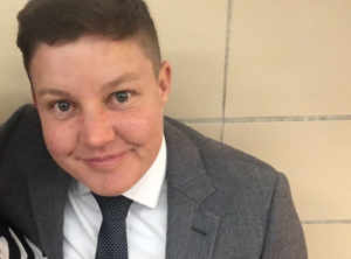 Dr. Julia Sinclair-Palm